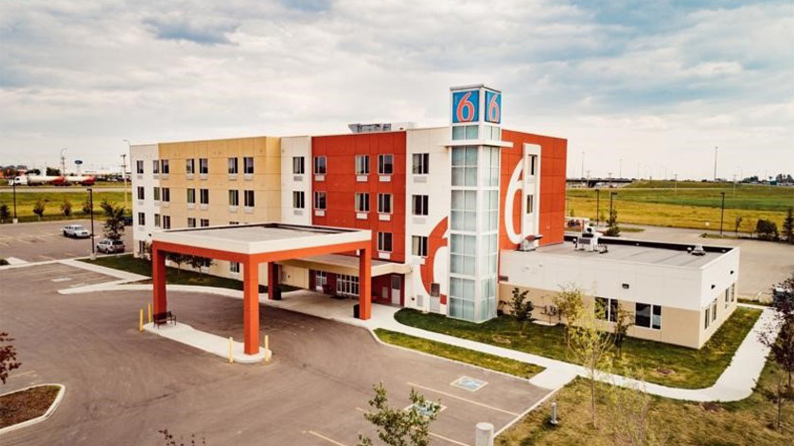 Responsive Rioux Hero (MobileHero 0 Breakpoint) Rioux Hero (DesktopHero 0 Breakpoint) 