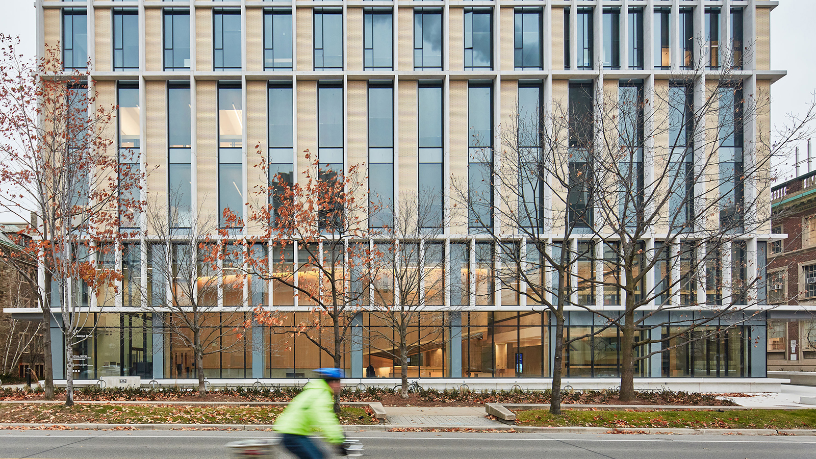 Responsive Heroimage (MobileHero 0 Breakpoint) Heroimage (DesktopHero 0 Breakpoint) 